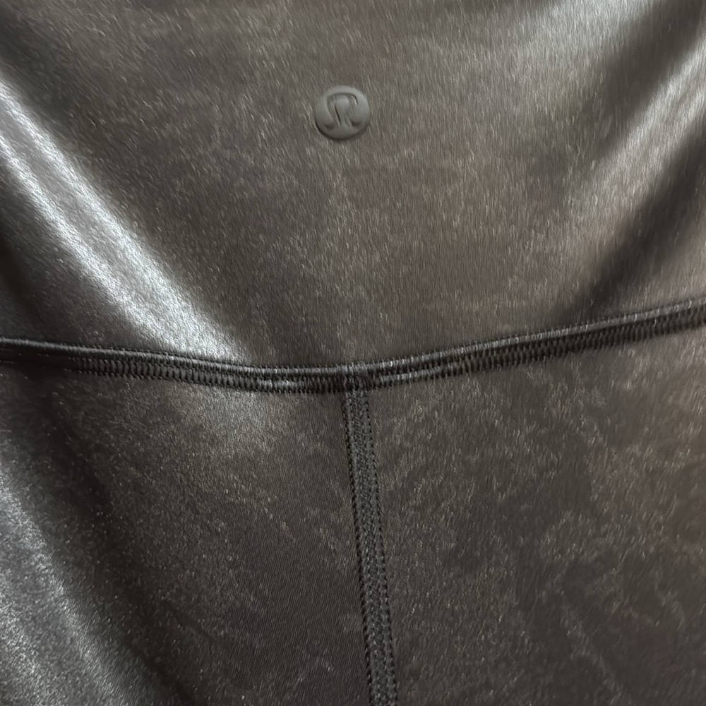 Lululemon Wunder Under Shine ✨ Special Edition ✨embossed size 6 - Picture 4 of 6